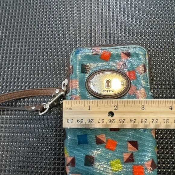 Fossil Key Per Coated Wristlet - Picture 11 of 11